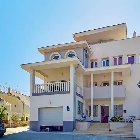 Apartment Anda-4 By Interhome Trogir