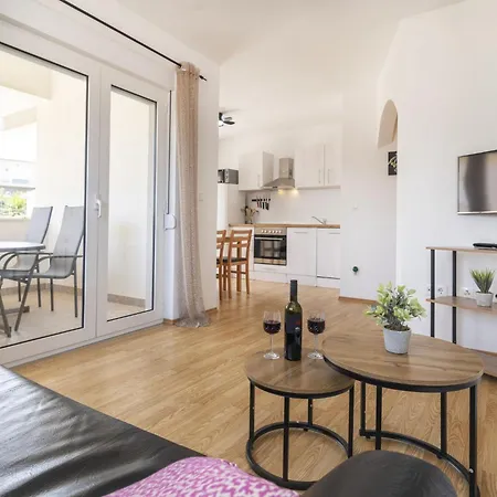 Apartment Anda-4 By Interhome *