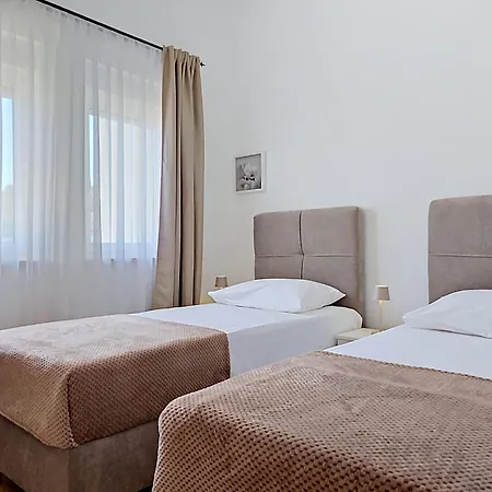 Apartment Anda-4 By Interhome *