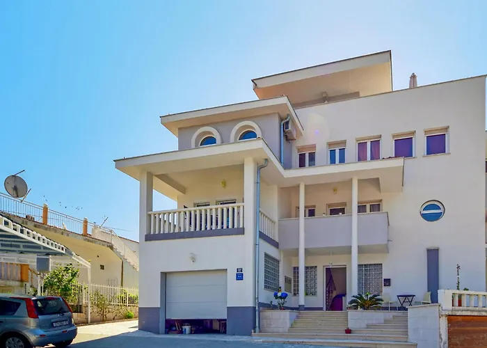 Anda-4 By Interhome Τρογκίρ